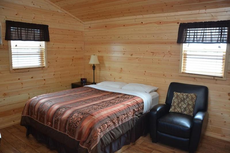 غرفة إقتصادية فردية, Roosevelt Inn & Suites