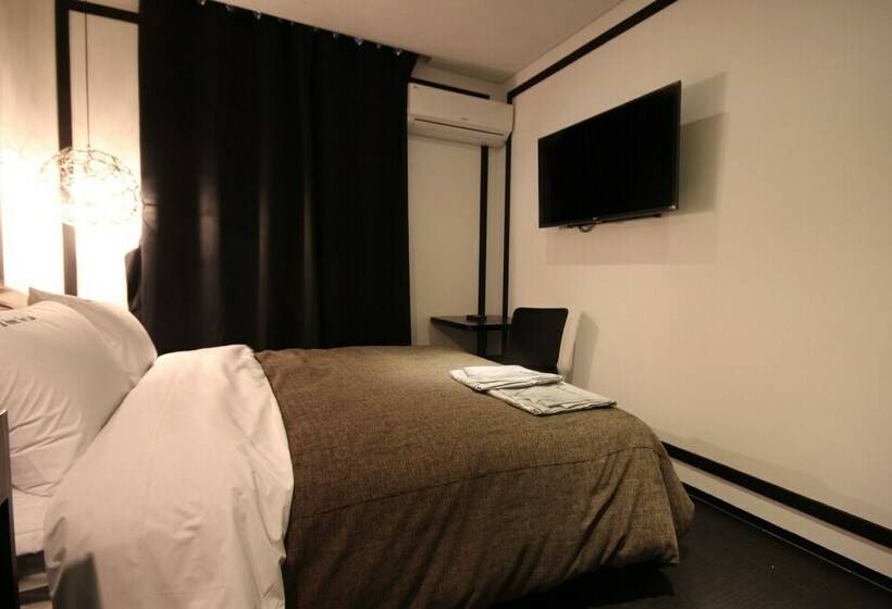 스탠다드 룸, The Lua Nampo