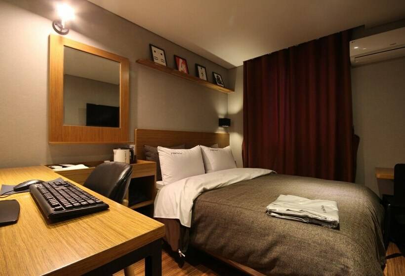 스탠다드 룸, The Lua Nampo