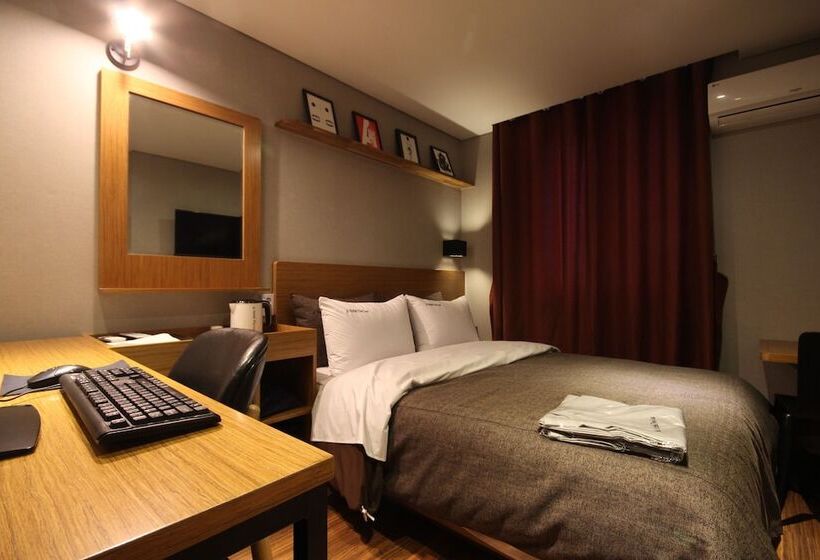 스탠다드 룸, The Lua Nampo