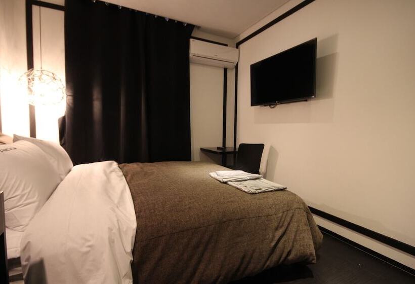 스탠다드 룸, The Lua Nampo