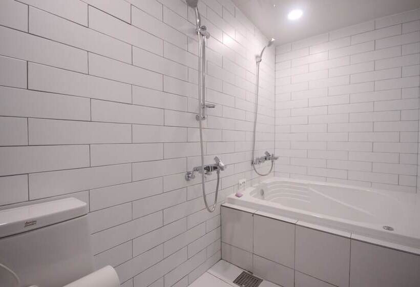 프리미엄 룸, The Lua Nampo