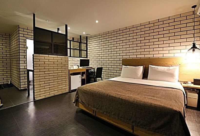 프리미엄 룸, The Lua Nampo