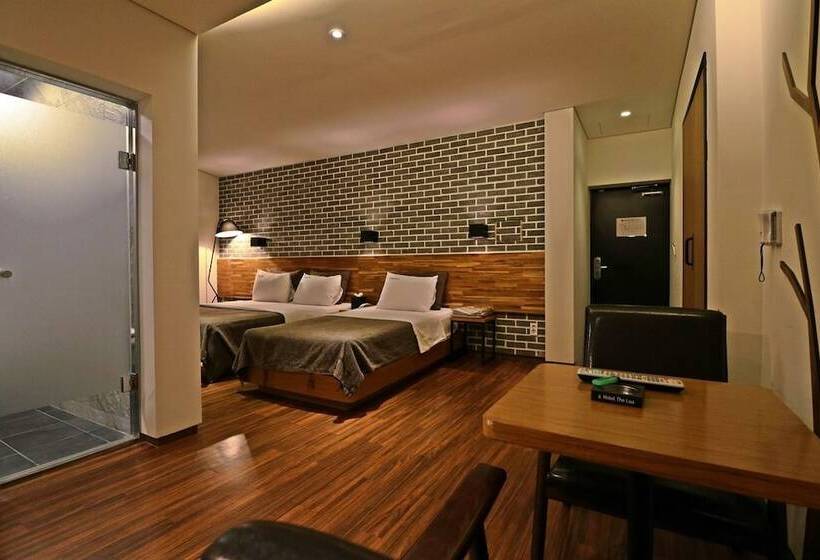 패밀리 룸, The Lua Nampo