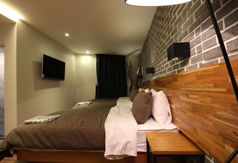 패밀리 룸, The Lua Nampo