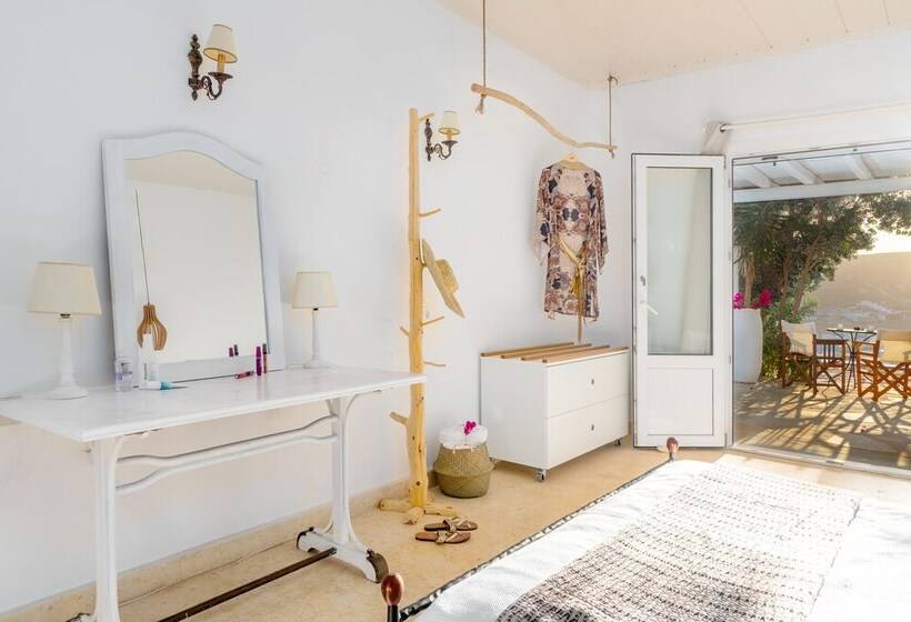 带海景标准四人间, Ornos Blue