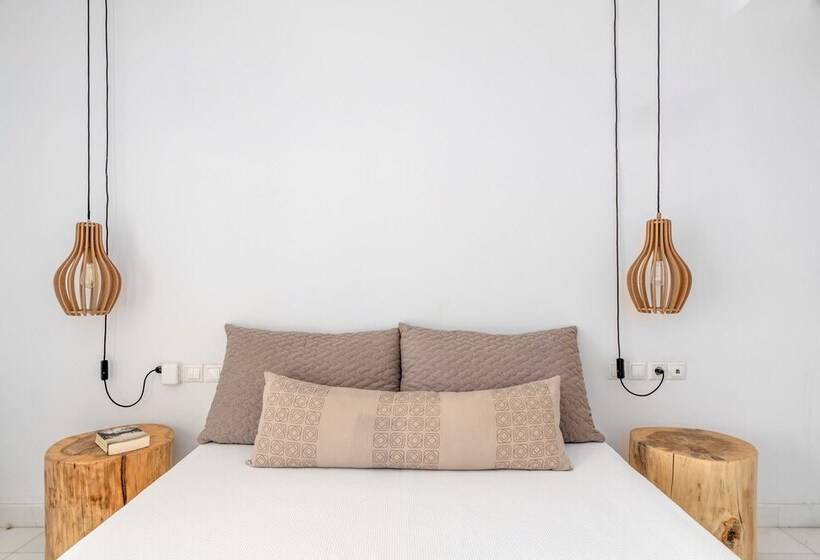 带海景标准四人间, Ornos Blue