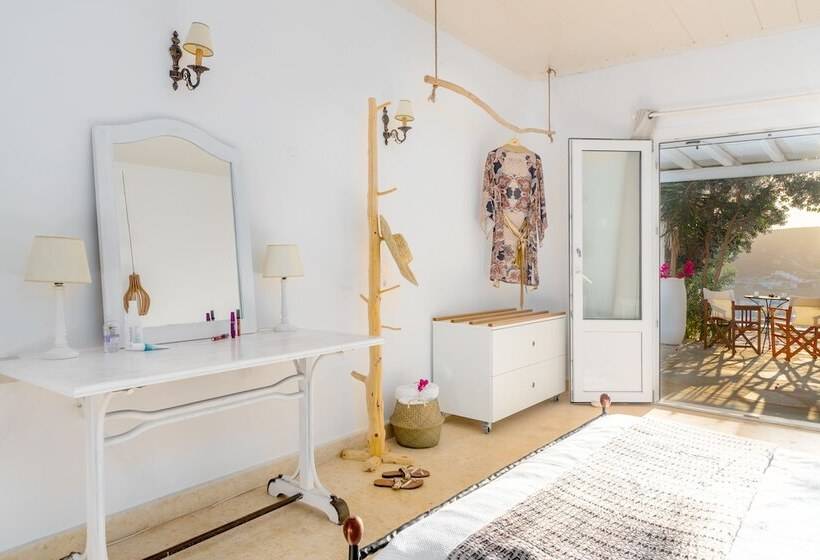 带海景标准四人间, Ornos Blue