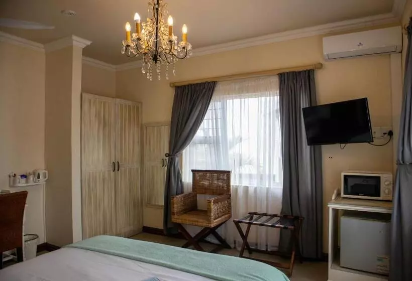 スタンダードルーム, 305 Guest House