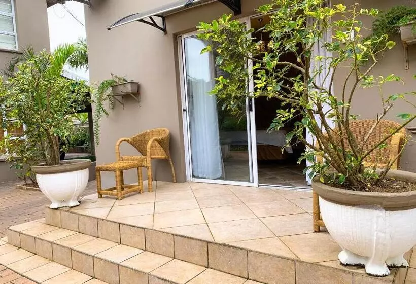 スタンダードルーム, 305 Guest House