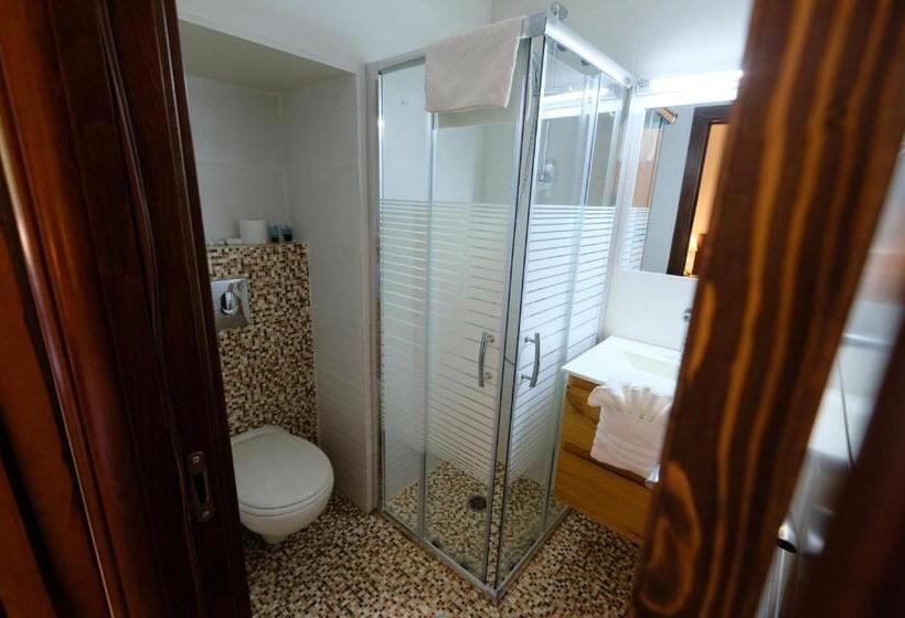 Standard Egyágyas Szoba, St. George’s Cathedral Pilgrim Guesthouse – Jerusalem