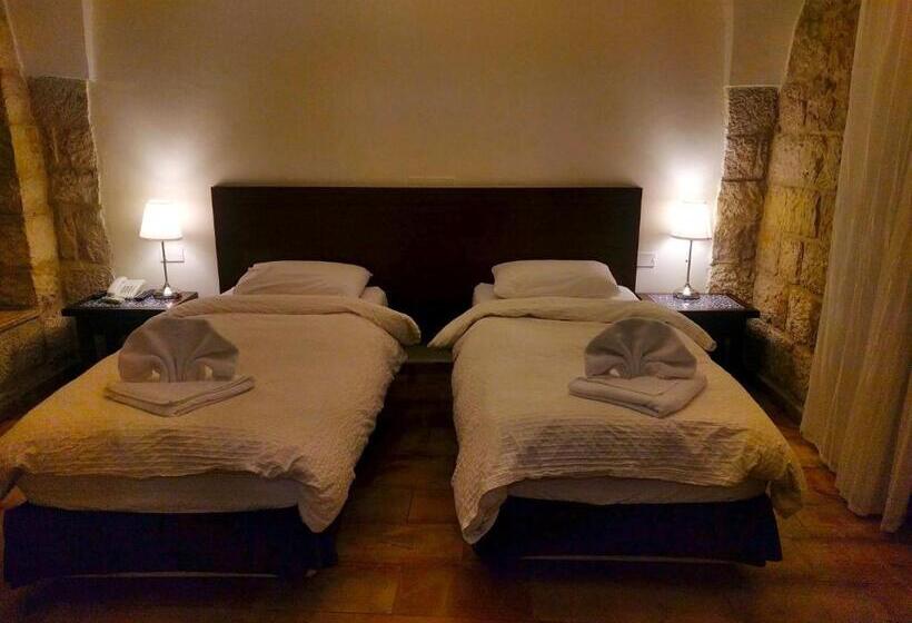 2 Szobás Apartman, St. George’s Cathedral Pilgrim Guesthouse – Jerusalem