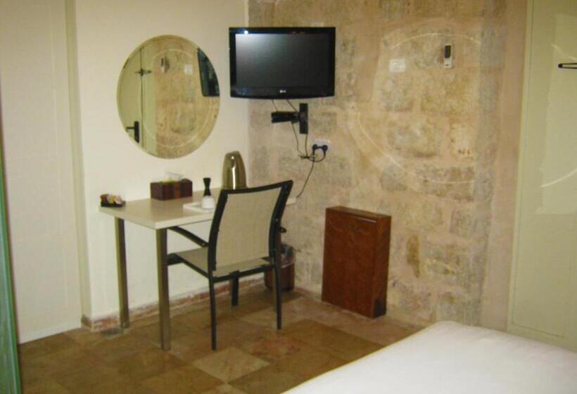 Standard Szoba, St. George’s Cathedral Pilgrim Guesthouse – Jerusalem