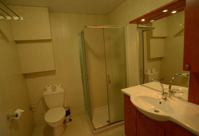 Standard Egyágyas Szoba, St. George’s Cathedral Pilgrim Guesthouse – Jerusalem