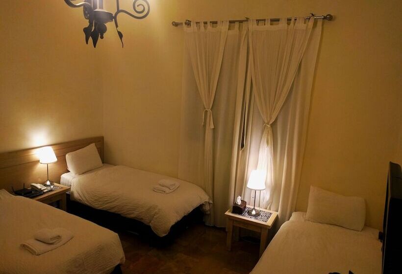 Háromágyas Standard Szoba, St. George’s Cathedral Pilgrim Guesthouse – Jerusalem