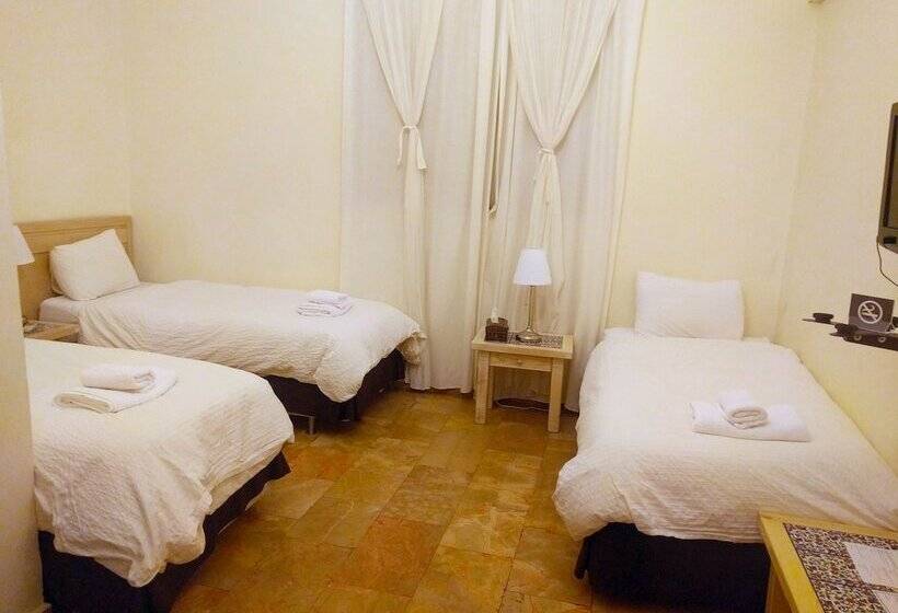 Háromágyas Standard Szoba, St. George’s Cathedral Pilgrim Guesthouse – Jerusalem