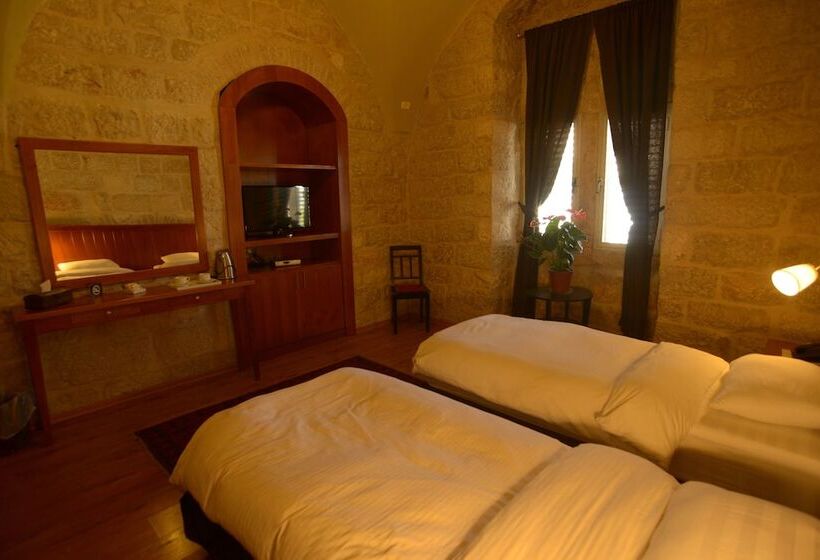 Háromágyas Standard Szoba, St. George’s Cathedral Pilgrim Guesthouse – Jerusalem