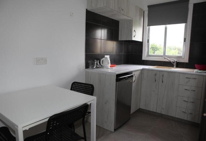 סטודיו סופריור, Polyxeni Hotel Apartments