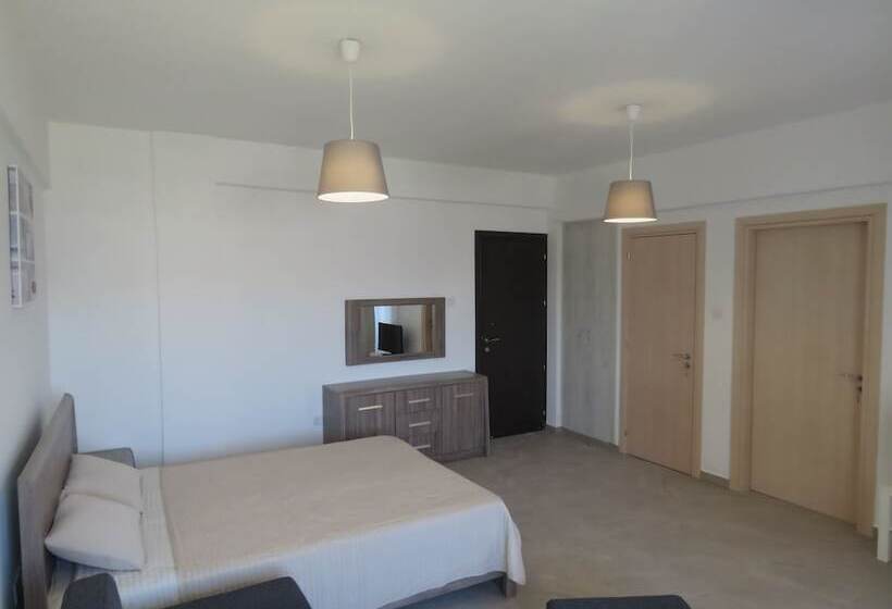 סטודיו סופריור, Polyxeni Hotel Apartments