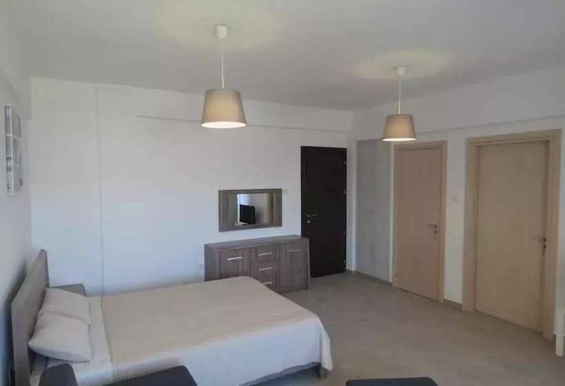 استودیوی سوپریور, Polyxeni Hotel Apartments