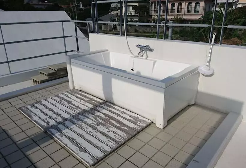 バス共有のスタンダードルーム, Okinawa Resort