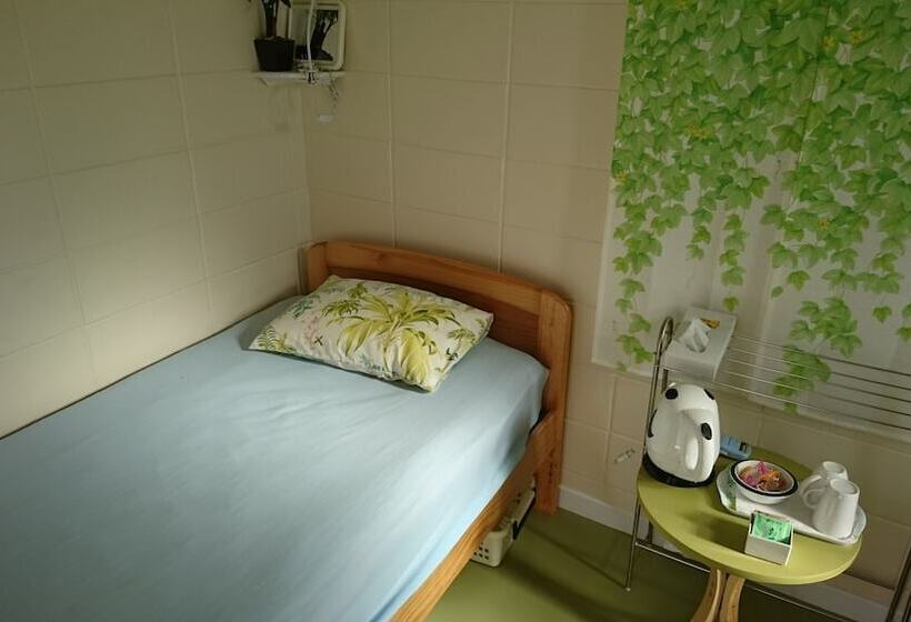 带共用浴室的标准房间, Okinawa Resort