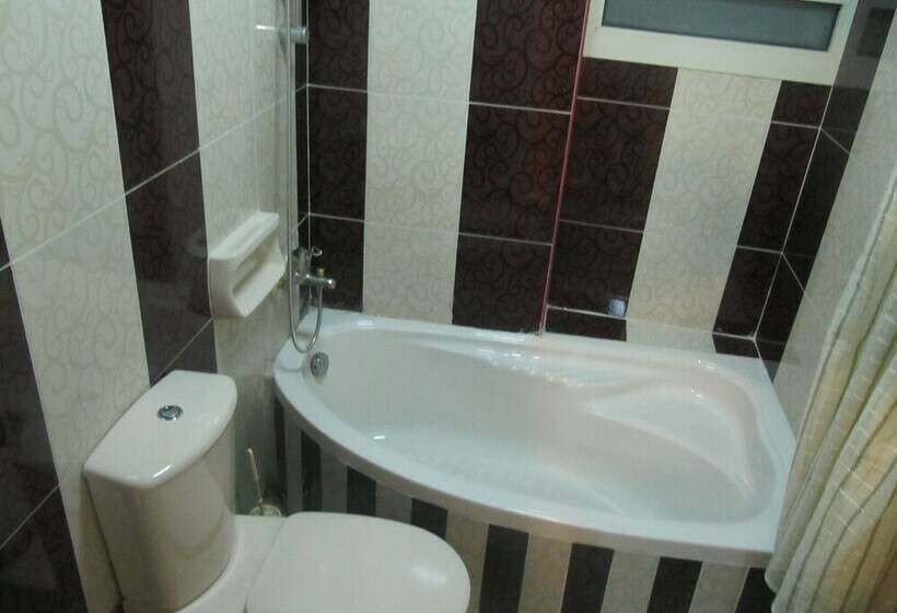 اتاق لوکس سه تخته, City Plaza Hostel