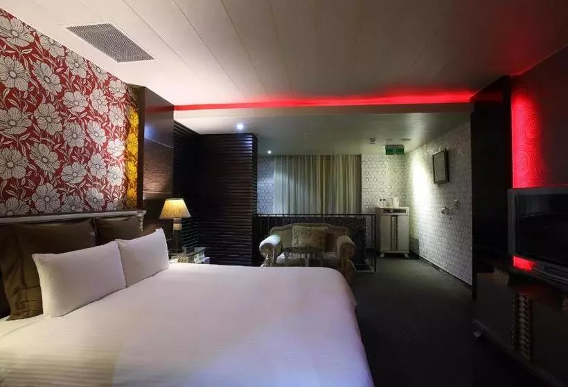 اتاق استاندارد با وان آب گرم, Crystal Business Motel