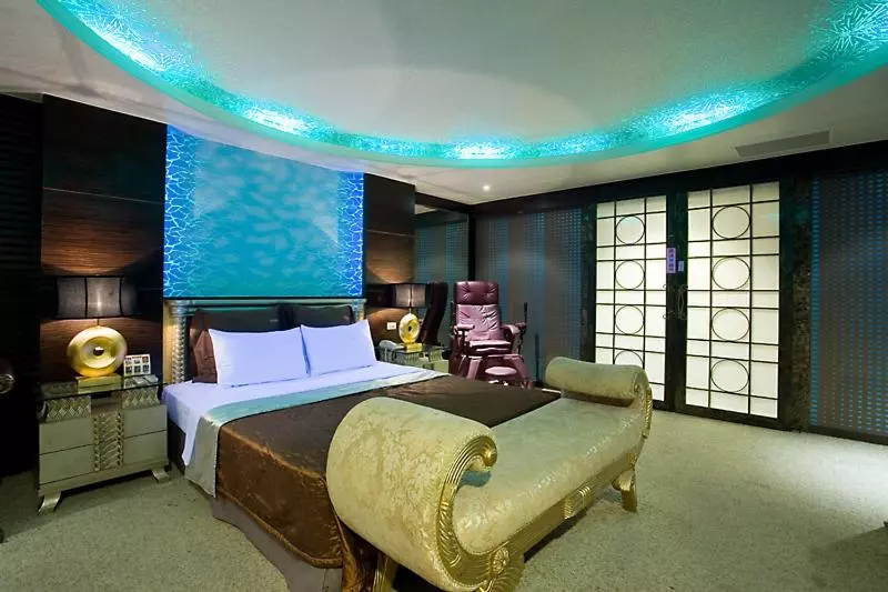 اتاق استاندارد با وان آب گرم, Crystal Business Motel