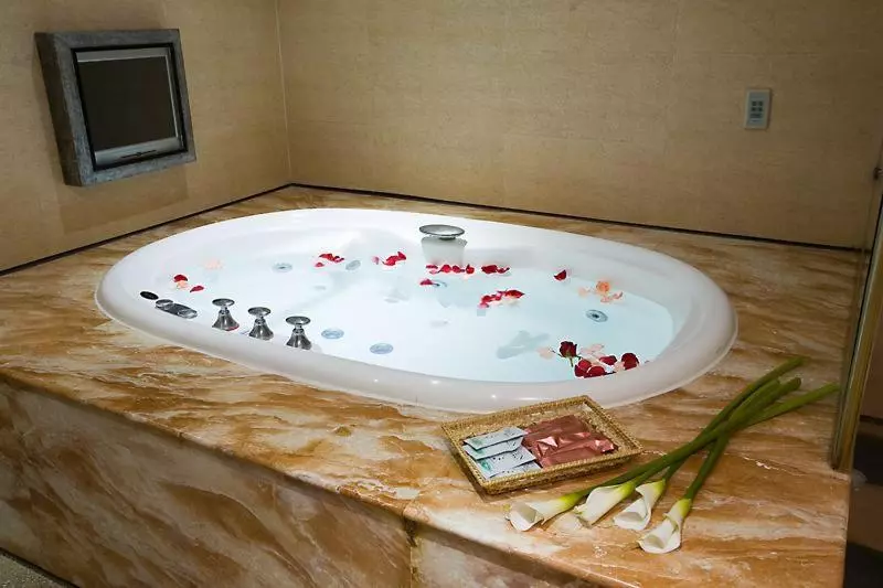اتاق استاندارد, Crystal Business Motel
