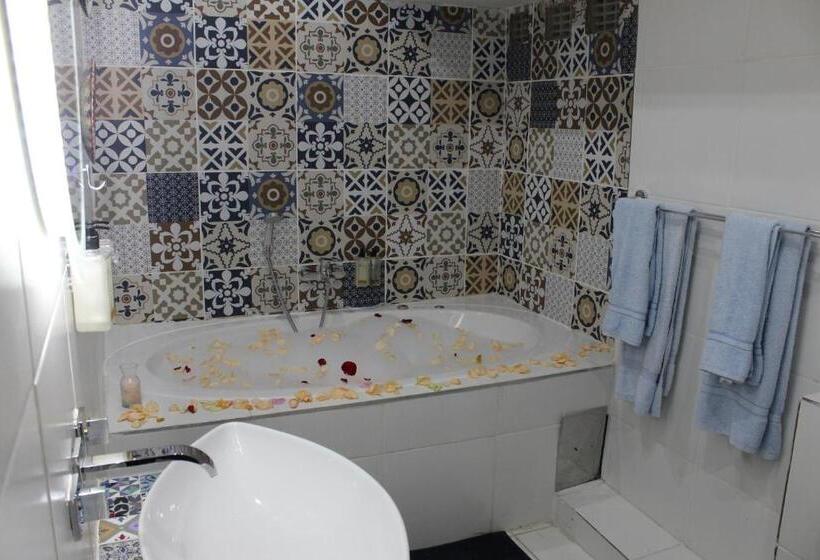 Номер Deluxe с Гидромассажем, Africa Paradise