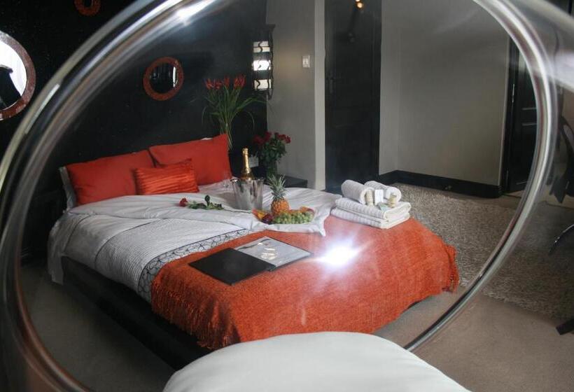 Студия Superior, Africa Paradise