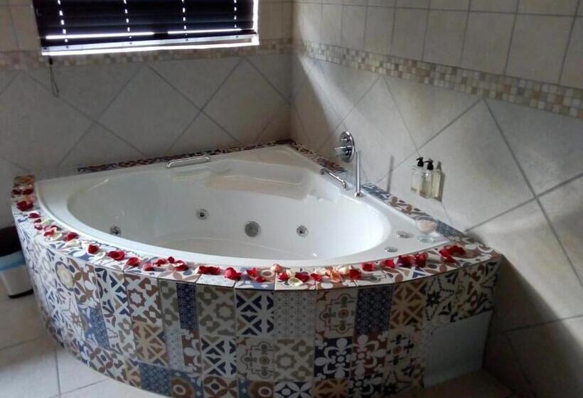 Студия Superior, Africa Paradise