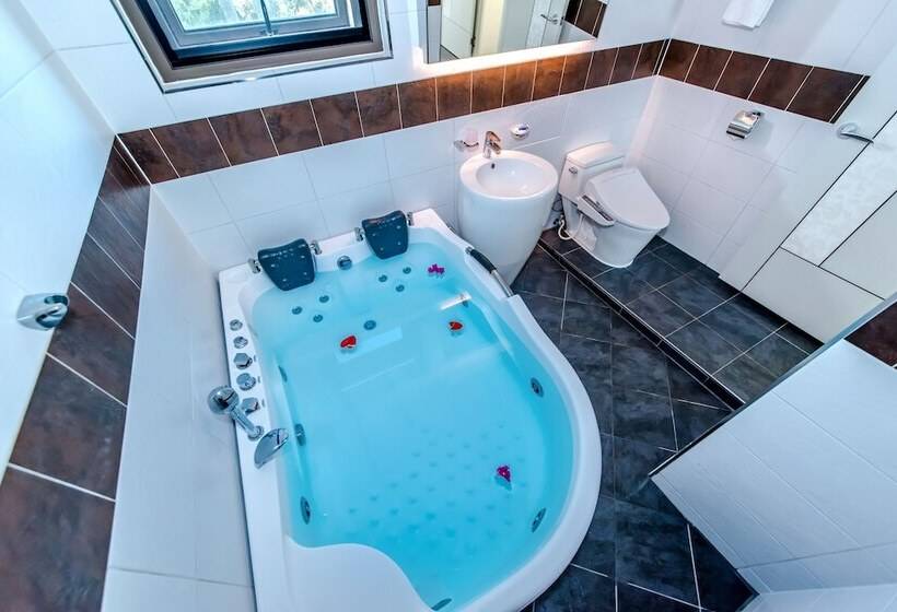 جناح, Donnaekohill Resort