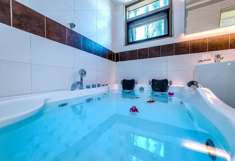 جناح, Donnaekohill Resort