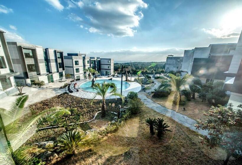 جناح, Donnaekohill Resort