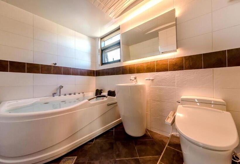 جناح, Donnaekohill Resort