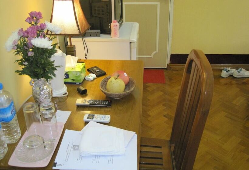 Standard Room, Golden Guest Inn