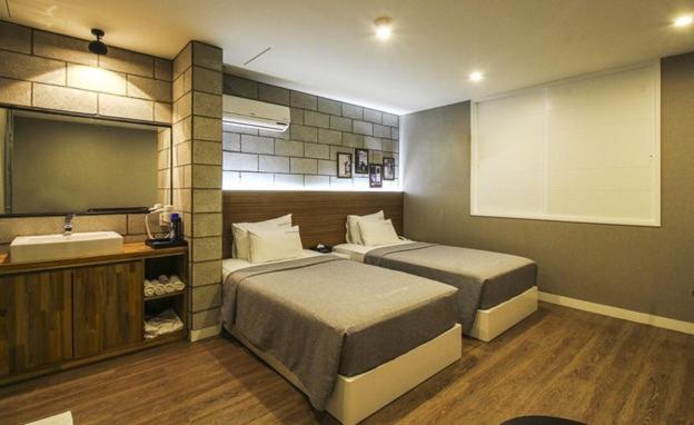 스탠다드 룸, Home