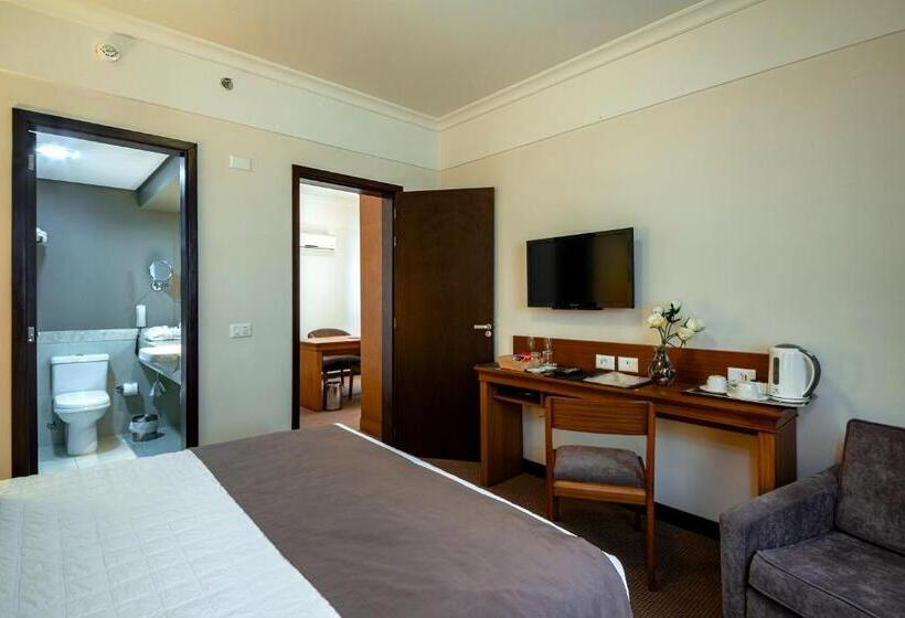 스위트, Laghetto Villa Moura