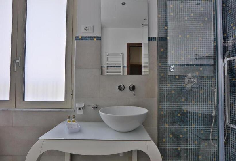 小型套房, Residenza Wagner