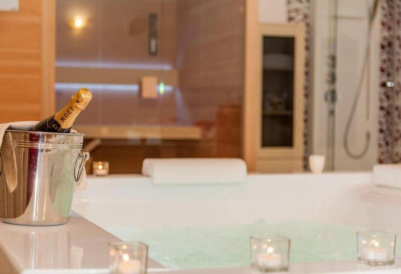 스위트 킹사이즈 침대, Sa Cheya Relais & Spa