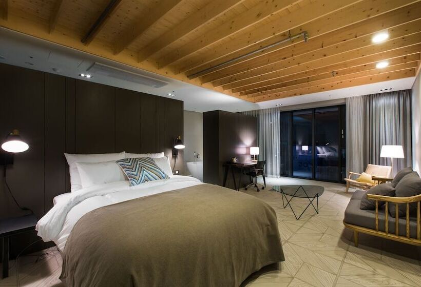 ロイヤルスイート, Sr Hotel Magok