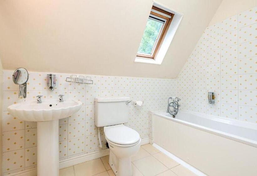 חדר סטנדרט לשלושה, The Well Guesthouse