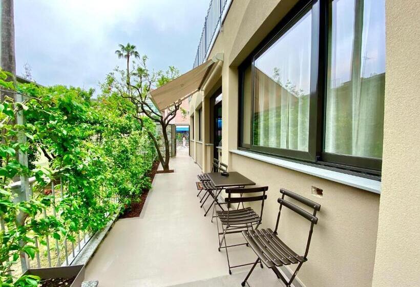 جناح ديلوكس, Zurigo