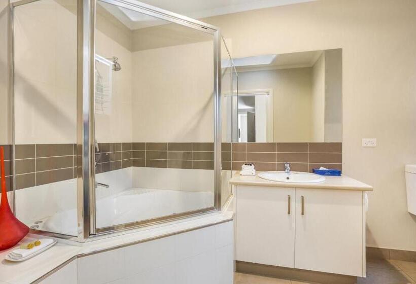 スタンダードスタジオ, National Hotel Complex Bendigo