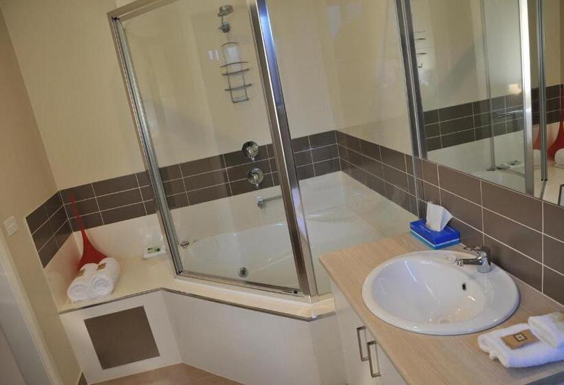 スタンダードスタジオ, National Hotel Complex Bendigo