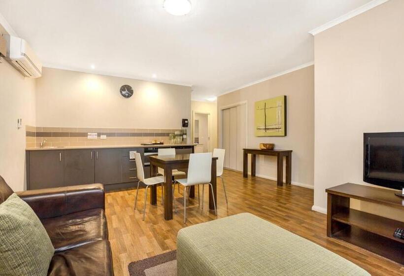 スタンダードスタジオ, National Hotel Complex Bendigo