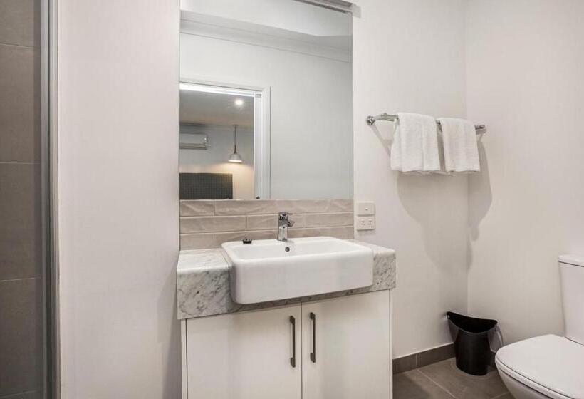 Апартаменты 1 Спальня, National Hotel Complex Bendigo