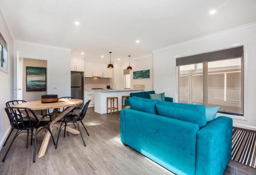 Апартаменты 1 Спальня, National Hotel Complex Bendigo